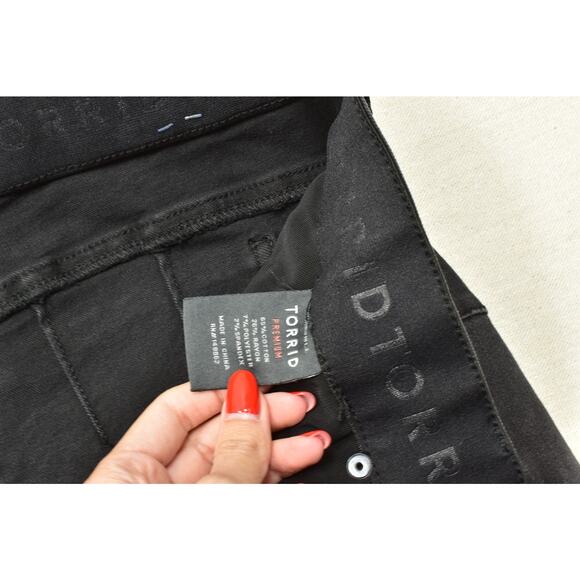 Torrid Bombshell Skinny Jeans Plus Size 20R Distressed Black Denim - Picture 6 of 8